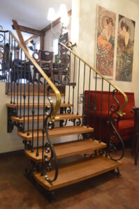 Schmiedeeisen Treppe mit vergoldetem Handlauf in Cottbus